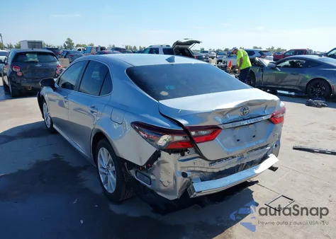 2022 Toyota Camry Le из США, поврежденный, VIN 4T1C11AK8NU697204